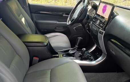 Toyota Land Cruiser Prado 120 рестайлинг, 2008 год, 2 100 000 рублей, 4 фотография