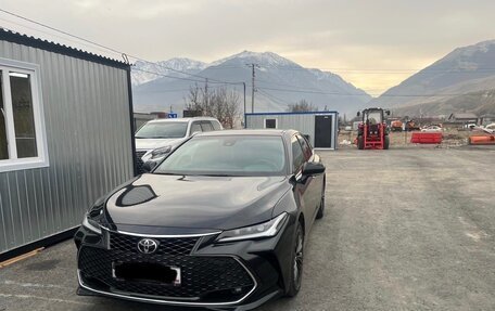 Toyota Avalon, 2022 год, 3 800 000 рублей, 2 фотография