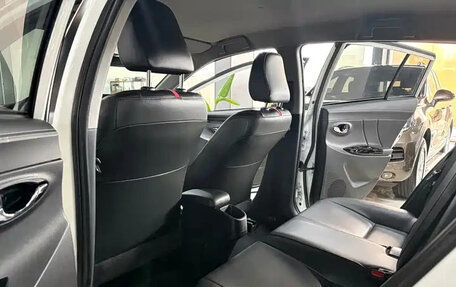 Toyota Yaris XP150 рестайлинг, 2022 год, 1 470 000 рублей, 8 фотография