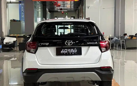 Toyota Yaris XP150 рестайлинг, 2022 год, 1 470 000 рублей, 4 фотография