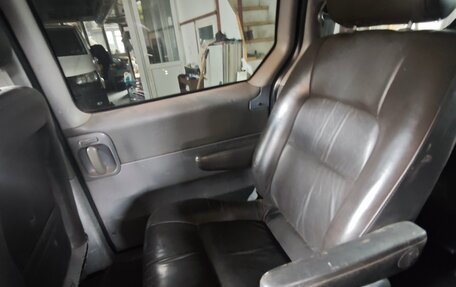KIA Carnival III, 2002 год, 370 000 рублей, 22 фотография