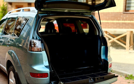 Mitsubishi Outlander III рестайлинг 3, 2008 год, 900 000 рублей, 16 фотография