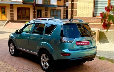 Mitsubishi Outlander III рестайлинг 3, 2008 год, 900 000 рублей, 4 фотография