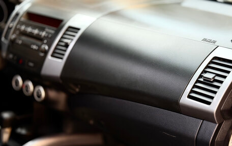 Mitsubishi Outlander III рестайлинг 3, 2008 год, 900 000 рублей, 19 фотография