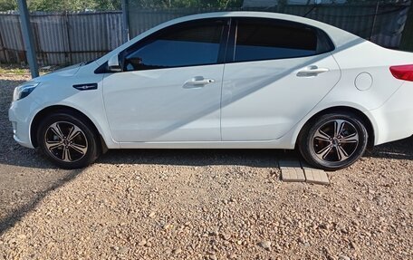 KIA Rio III рестайлинг, 2013 год, 1 050 000 рублей, 12 фотография