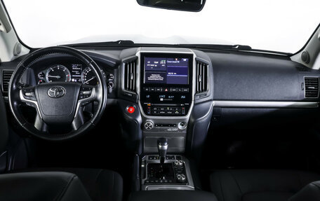 Toyota Land Cruiser 200, 2019 год, 7 800 000 рублей, 12 фотография
