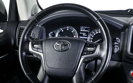 Toyota Land Cruiser 200, 2019 год, 7 800 000 рублей, 13 фотография