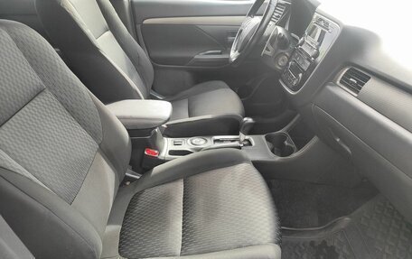 Mitsubishi Outlander III рестайлинг 3, 2012 год, 1 149 000 рублей, 9 фотография