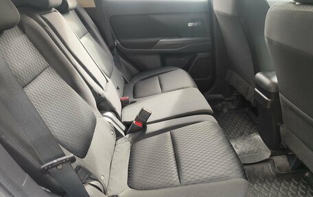Mitsubishi Outlander III рестайлинг 3, 2012 год, 1 149 000 рублей, 11 фотография