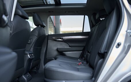 Toyota Highlander, 2026 год, 5 599 000 рублей, 8 фотография