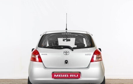 Toyota Yaris III рестайлинг, 2007 год, 649 000 рублей, 6 фотография