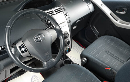 Toyota Yaris III рестайлинг, 2007 год, 649 000 рублей, 8 фотография