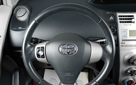 Toyota Yaris III рестайлинг, 2007 год, 649 000 рублей, 14 фотография