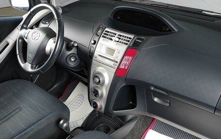 Toyota Yaris III рестайлинг, 2007 год, 649 000 рублей, 11 фотография