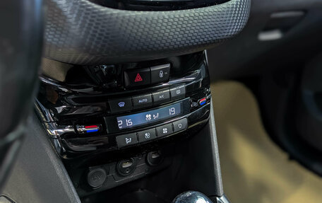 Peugeot 2008 II, 2014 год, 680 000 рублей, 25 фотография