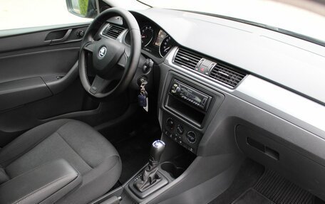 Skoda Rapid I, 2015 год, 1 020 000 рублей, 10 фотография