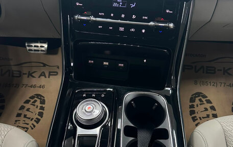 KIA Carnival, 2020 год, 3 900 000 рублей, 21 фотография
