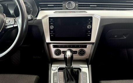 Volkswagen Passat B8 рестайлинг, 2018 год, 2 190 000 рублей, 9 фотография