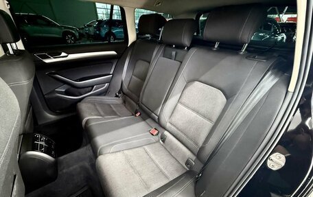 Volkswagen Passat B8 рестайлинг, 2018 год, 2 190 000 рублей, 13 фотография