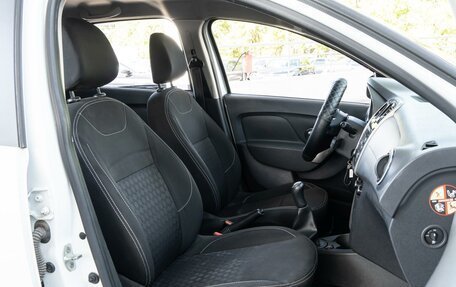Renault Logan II, 2019 год, 750 000 рублей, 8 фотография