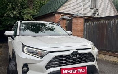 Toyota RAV4, 2021 год, 3 215 000 рублей, 1 фотография