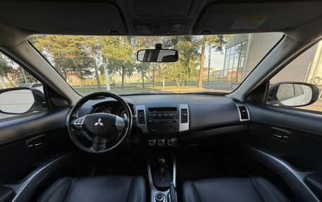 Mitsubishi Outlander III рестайлинг 3, 2011 год, 1 100 000 рублей, 12 фотография