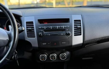 Mitsubishi Outlander III рестайлинг 3, 2011 год, 1 100 000 рублей, 13 фотография