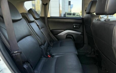 Mitsubishi Outlander III рестайлинг 3, 2011 год, 1 100 000 рублей, 17 фотография
