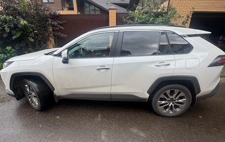 Toyota RAV4, 2021 год, 3 215 000 рублей, 4 фотография