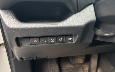 Toyota RAV4, 2021 год, 3 215 000 рублей, 8 фотография
