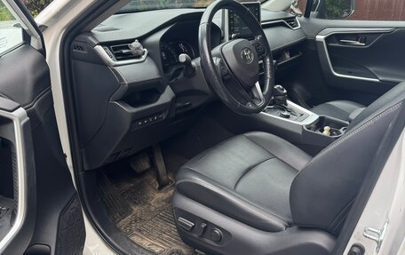 Toyota RAV4, 2021 год, 3 215 000 рублей, 7 фотография