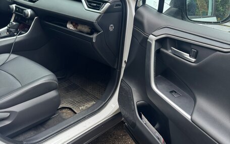 Toyota RAV4, 2021 год, 3 215 000 рублей, 14 фотография