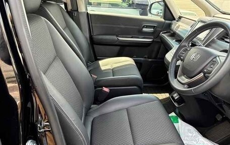 Honda Freed II, 2022 год, 1 470 000 рублей, 6 фотография