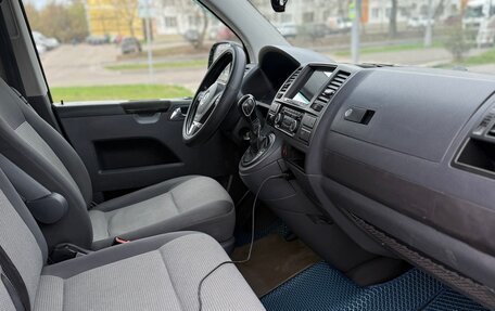 Volkswagen Caravelle T5, 2010 год, 1 800 000 рублей, 3 фотография