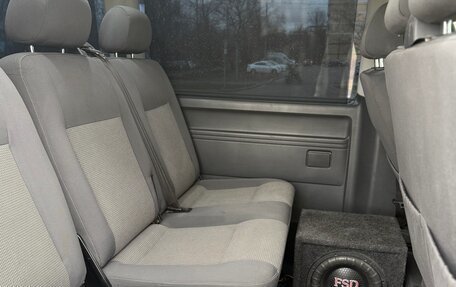 Volkswagen Caravelle T5, 2010 год, 1 800 000 рублей, 9 фотография