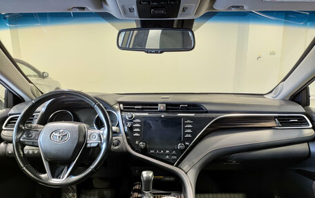 Toyota Camry, 2019 год, 2 260 000 рублей, 18 фотография