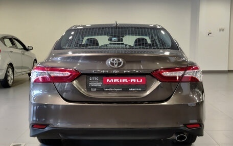 Toyota Camry, 2019 год, 2 260 000 рублей, 10 фотография