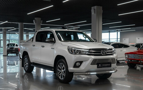 Toyota Hilux VIII, 2016 год, 3 980 000 рублей, 2 фотография