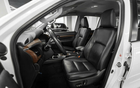 Toyota Hilux VIII, 2016 год, 3 980 000 рублей, 9 фотография