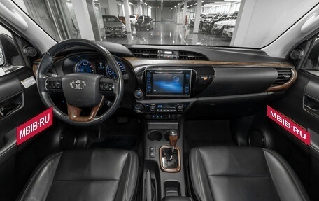 Toyota Hilux VIII, 2016 год, 3 980 000 рублей, 8 фотография
