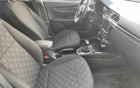 KIA Rio IV, 2018 год, 1 349 000 рублей, 9 фотография
