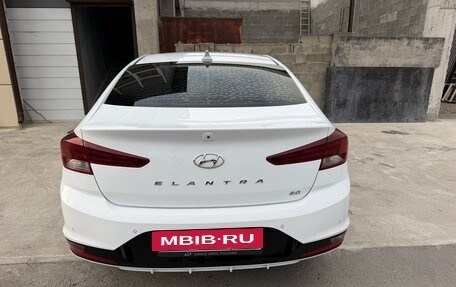 Hyundai Elantra VI рестайлинг, 2019 год, 1 650 000 рублей, 9 фотография