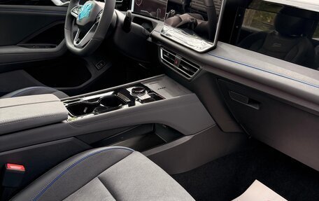 Volkswagen Tiguan, 2026 год, 4 700 000 рублей, 15 фотография