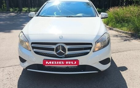 Mercedes-Benz A-Класс, 2013 год, 900 000 рублей, 10 фотография