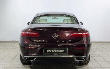 Mercedes-Benz E-Класс, 2019 год, 3 917 500 рублей, 18 фотография