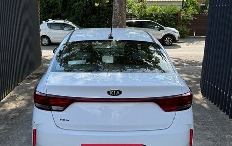 KIA Rio IV, 2021 год, 1 100 000 рублей, 2 фотография