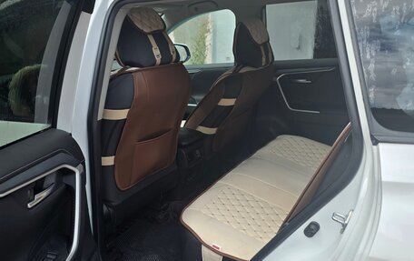 Toyota RAV4, 2020 год, 3 100 000 рублей, 20 фотография