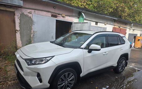 Toyota RAV4, 2020 год, 3 100 000 рублей, 22 фотография