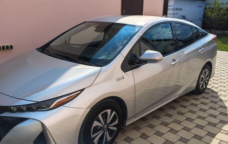 Toyota Prius IV XW50, 2016 год, 1 850 000 рублей, 4 фотография