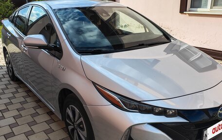 Toyota Prius IV XW50, 2016 год, 1 850 000 рублей, 5 фотография